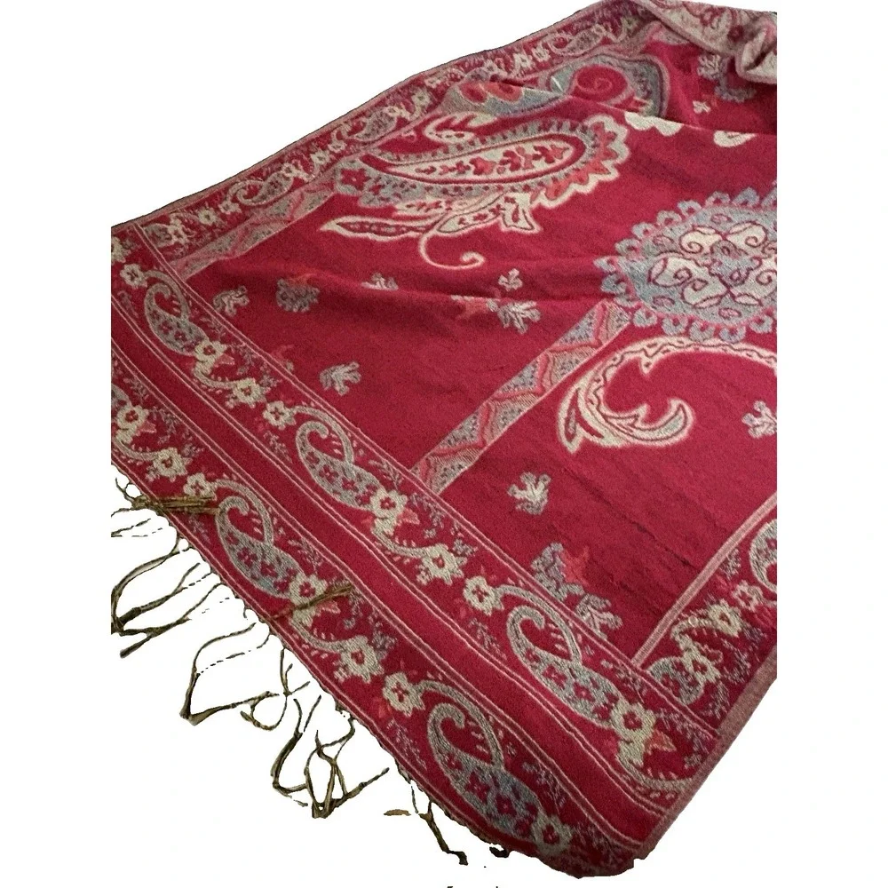 Forever 21 Maroon Paisley Pashmina Shawl Scarf Wrap Fringe Boho Burgundy